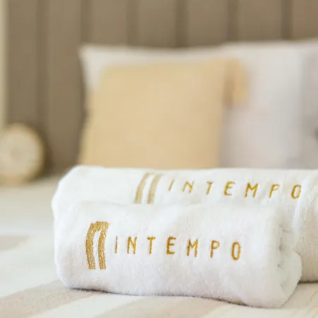 Intempo By Holuxe -184- 18th Floor